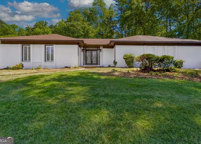 Property at 3430 Ambassador Dr, Columbus, GA 31907, 4 beds, 2 baths