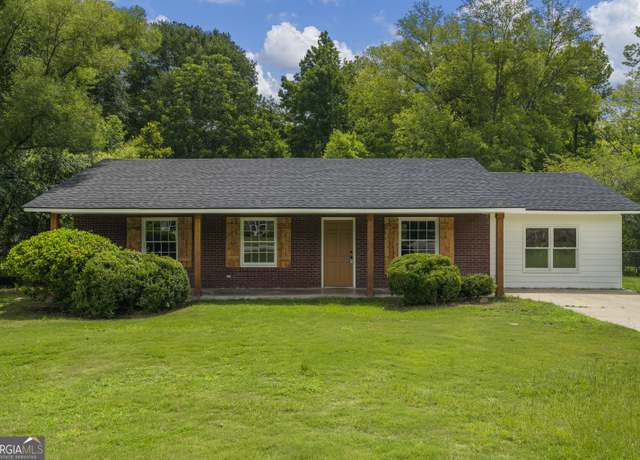 Property at 2906 Kent Dr, Phenix City, AL 36870, 4 beds, 2 baths