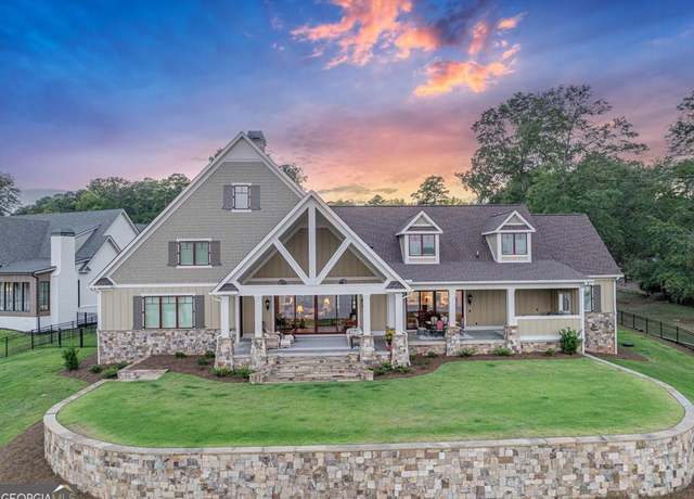 Property at 205 Lakecrest Dr NE, Milledgeville, GA 31061, 5 beds, 5.5 baths