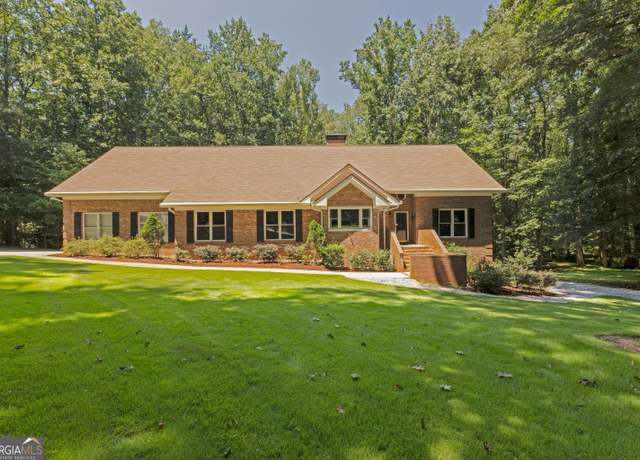 Property at 170 Majesty Ln, Fayetteville, GA 30215, 6 beds, 5 baths