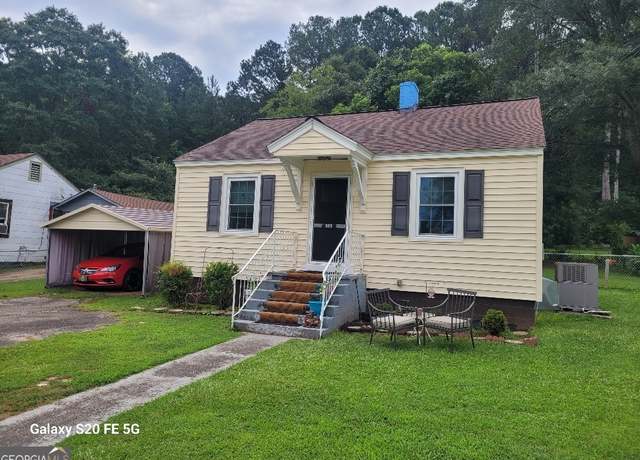 Property at 205 White St, Hogansville, GA 30230, 3 beds, 1 bath