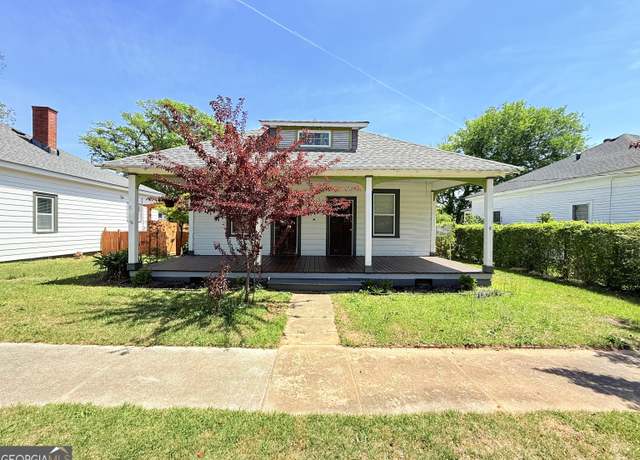 Property at 30 Poplar St, Porterdale, GA 30014, 3 beds, 1 bath