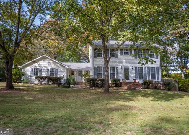 Property at 100 Hanover Dr, Bogart, GA 30622, 4 beds, 2.5 baths