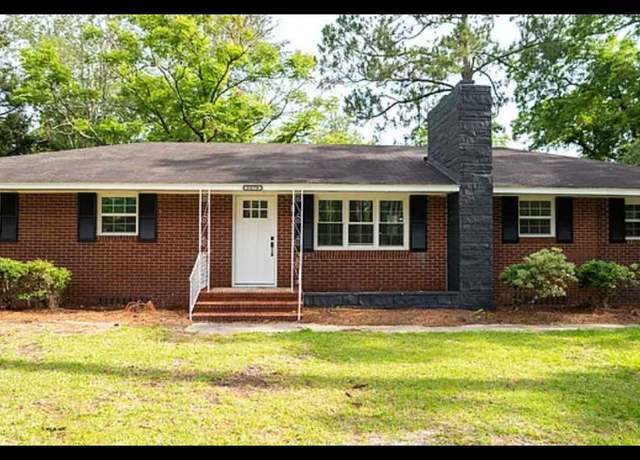 Property at 3070 Central Ave, Waycross, GA 31503, 3 beds, 2.5 baths