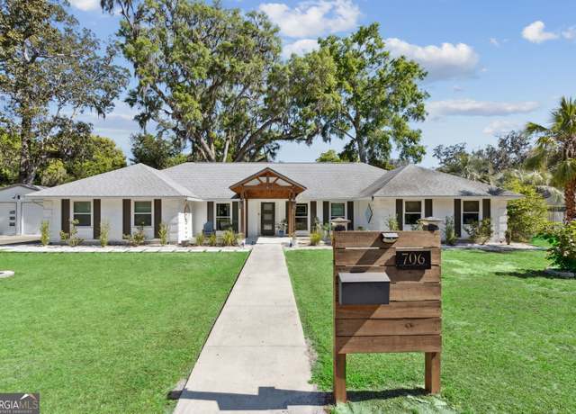 Property at 706 W Bealey St, St. Marys, GA 31558, 4 beds, 2 baths