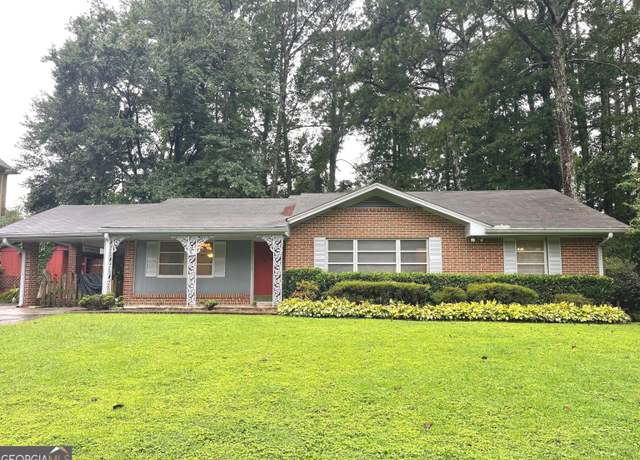 Property at 1818 Briarlake Cir, Decatur, GA 30033, 3 beds, 2 baths