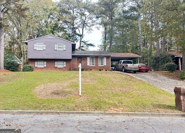 Property at 2266 Ridgecrest Ln, East Point, GA 30344, 3 beds, 2 baths