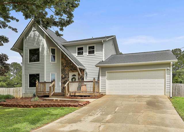 Property at 125 Drennan Dr, Fayetteville, GA 30215, 3 beds, 2.5 baths