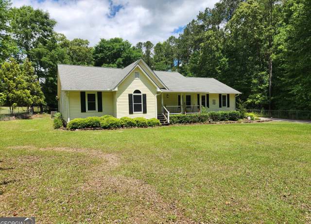 Property at 350 Lakeview Dr, Brooks, GA 30205, 4 beds, 2.5 baths