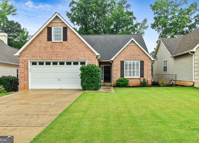 Property at 425 Fairway Ct, Newnan, GA 30265, 5 beds, 3 baths