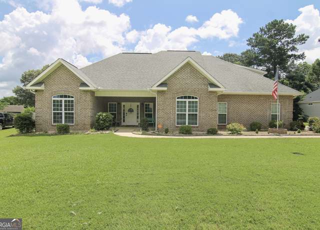 Property at 217 Ellicott Dr, Warner Robins, GA 31088, 3 beds, 2 baths