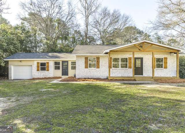 Property at 305 Broad St, Hawkinsville, GA 31036, 3 beds, 2 baths