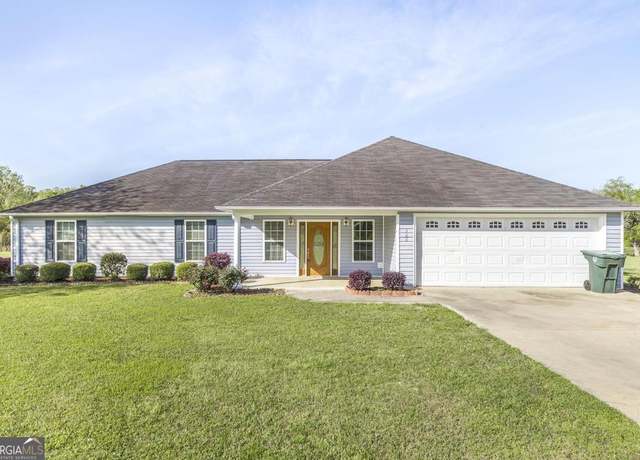 Property at 300 Lancelot Dr, Dublin, GA 31021, 3 beds, 2 baths