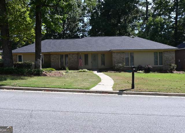 Property at 6670 Springlake Dr, Columbus, GA 31909, 4 beds, 3 baths