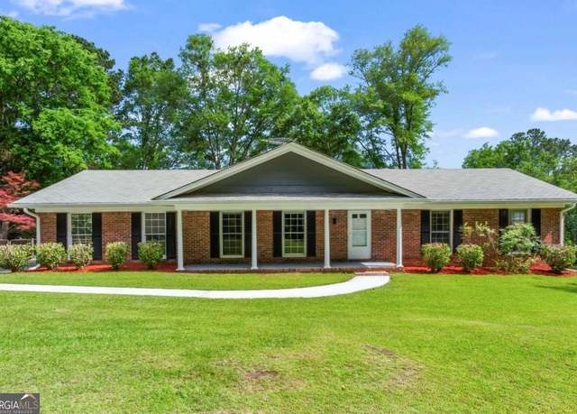 Property at 8415 Ridge Rd, Fairburn, GA 30213, 3 beds, 2 baths