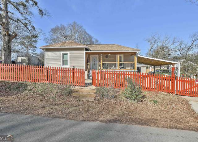 Property at 114 E Freeman St, Newnan, GA 30263, 2 beds, 3 baths