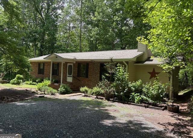 Property at 1054 Sutton Rd, Hiawassee, GA 30546, 2 beds, 1.5 baths