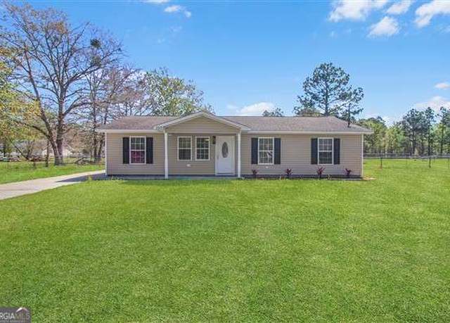 Property at 1110 Ricade Dr, Hinesville, GA 31313, 3 beds, 1.5 baths