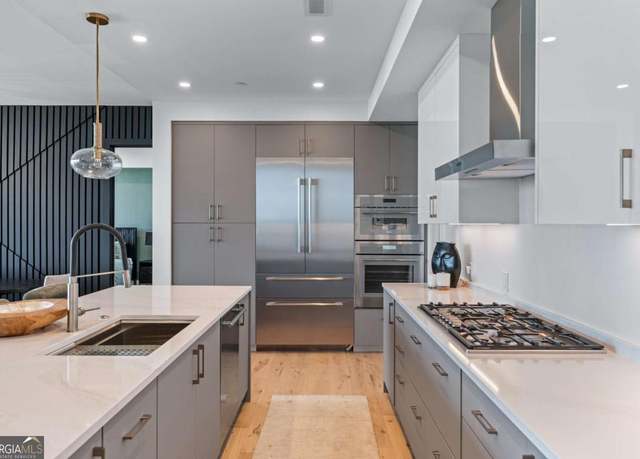 Property at 2425 Peachtree Rd NE #1211, Atlanta, GA 30305, 2 beds, 3 baths