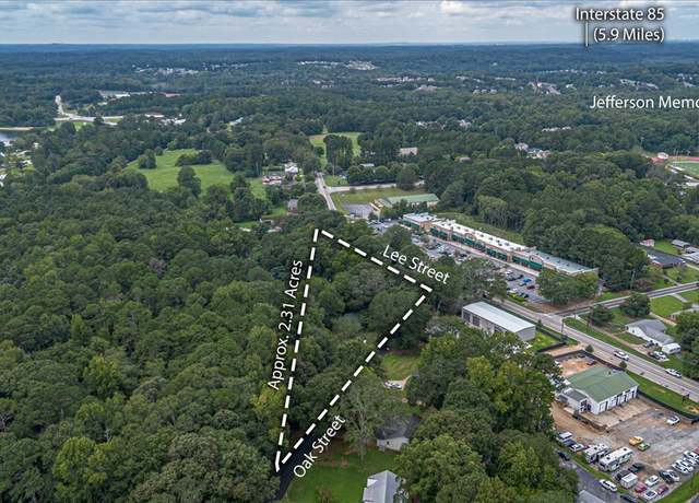 Property at 447 Oak Ave, Jefferson, GA 30549