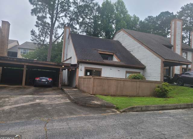 Property at 7 Willowick Dr, Lithonia, GA 30038, 3 beds, 2.5 baths