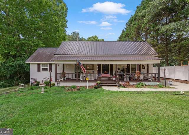 Property at 1810 Burwell Rd, Carrollton, GA 30117, 3 beds, 2 baths