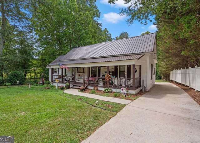 Property at 1810 Burwell Rd, Carrollton, GA 30117, 3 beds, 2 baths