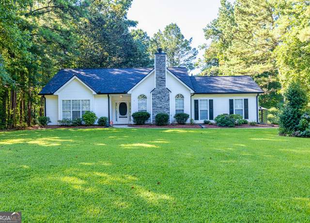 Property at 278 Winthrop Dr, Sharpsburg, GA 30277, 3 beds, 2 baths