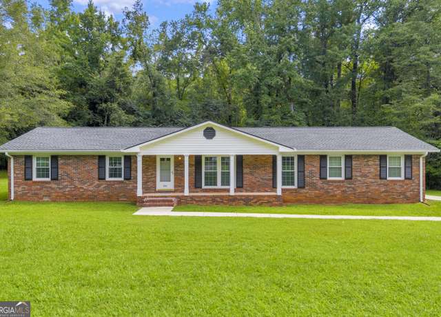 Property at 290 Westwood Dr, Athens, GA 30606, 3 beds, 2 baths