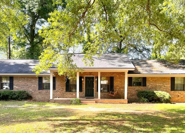 Property at 1511 Woodland Dr, Bainbridge, GA 39817, 3 beds, 2 baths