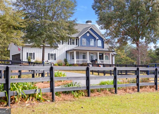 Property at 15 Foxboro Trl, Newnan, GA 30263, 6 beds, 3.5 baths
