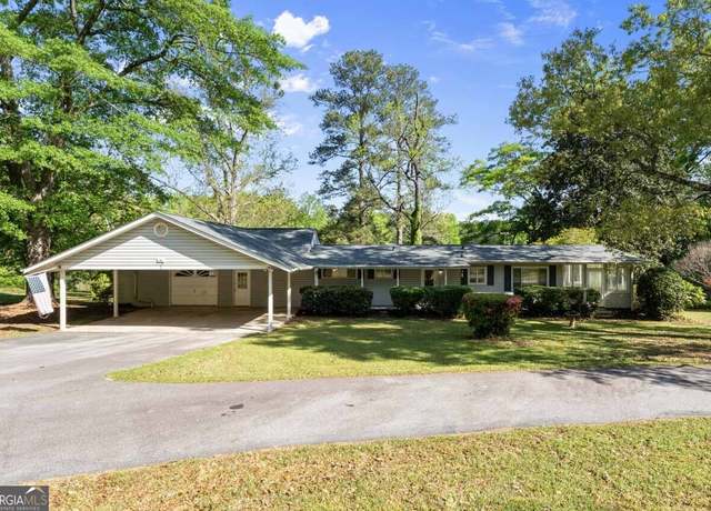 Property at 30 Circle Dr, Hampton, GA 30228, 3 beds, 2 baths