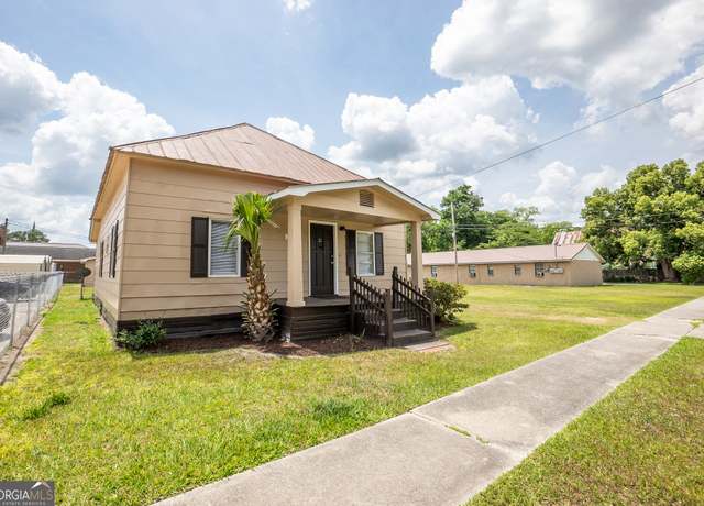 Property at 205 Butler St, Waycross, GA 31501, 3 beds, 1 bath