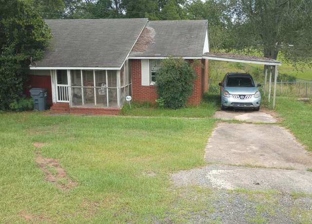 Property at 625 Sparta Hwy NE, Milledgeville, GA 31061, 3 beds, 1 bath