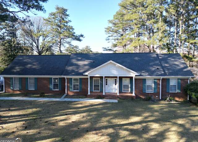 Property at 170 White Rd, Fayetteville, GA 30214, 5 beds, 4 baths