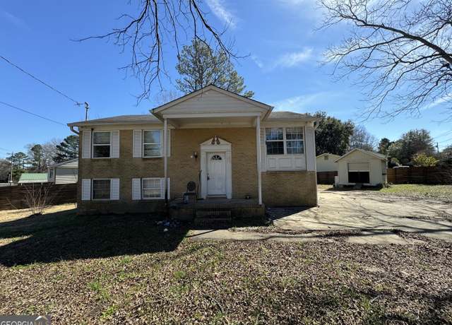 Property at 216 Utah Ave, Warner Robins, GA 31093, 4 beds, 2 baths