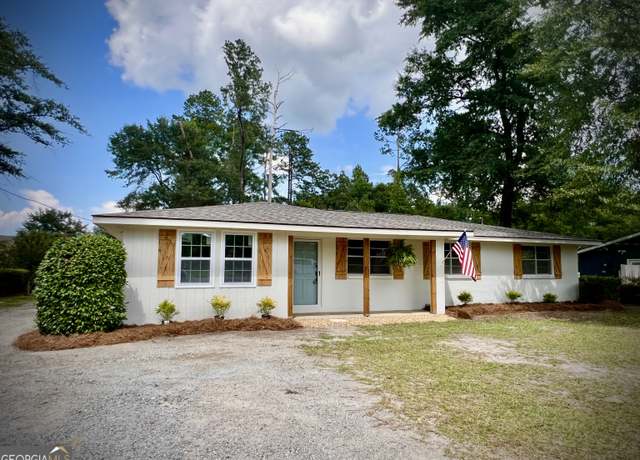 Property at 1415 Peach St, Dublin, GA 31021, 3 beds, 2 baths