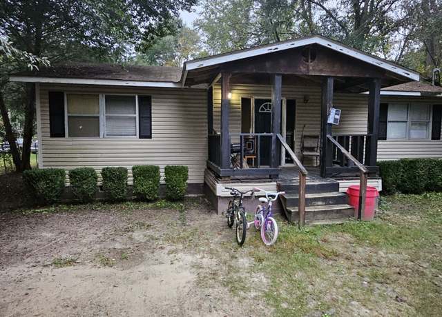 Property at 709 Plant St, Montezuma, GA 31063, 3 beds, 1 bath