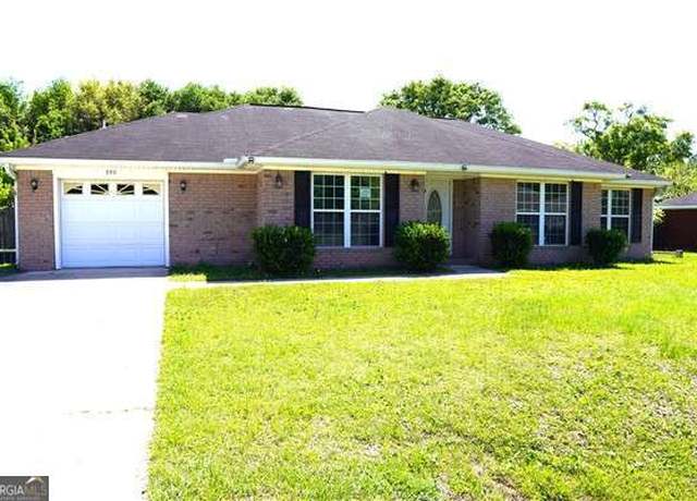 Property at 330 Cowart Rd, Hinesville, GA 31313, 3 beds, 2 baths