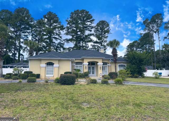 Property at 915 Barkley St, Waycross, GA 31501, 4 beds, 3 baths