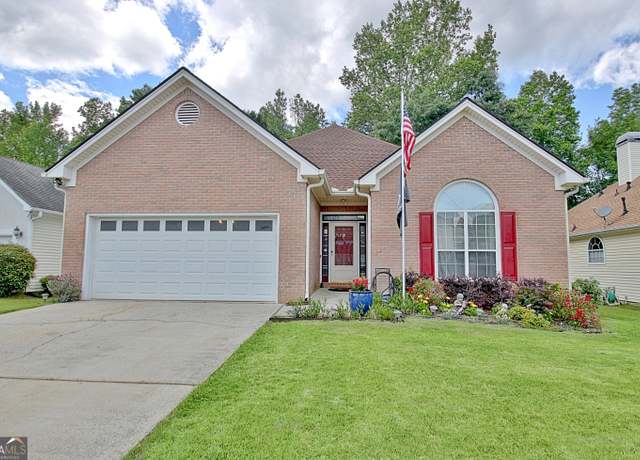 Property at 170 Habersham Dr, Fayetteville, GA 30214, 3 beds, 2 baths