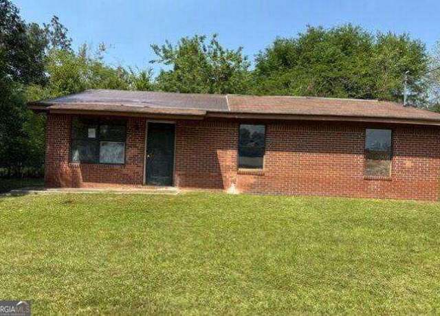 Property at 307 E Hobson St, Sylvester, GA 31791, 3 beds, 1 bath