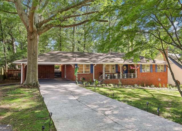 Property at 5222 Skyline Dr, Stone Mountain, GA 30083, 3 beds, 2.5 baths