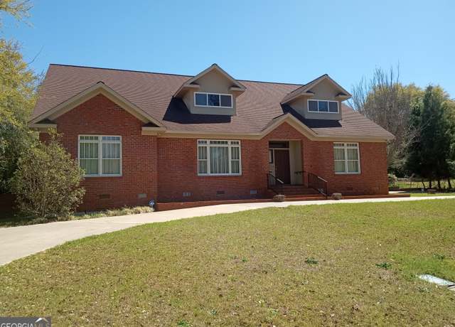 Property at 503 Woods Ave, Dublin, GA 31021, 3 beds, 3.5 baths