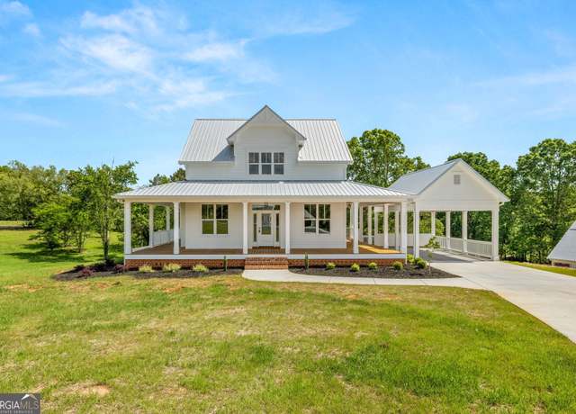 Property at 401 Roper Dr, Clarkesville, GA 30523, 4 beds, 3.5 baths