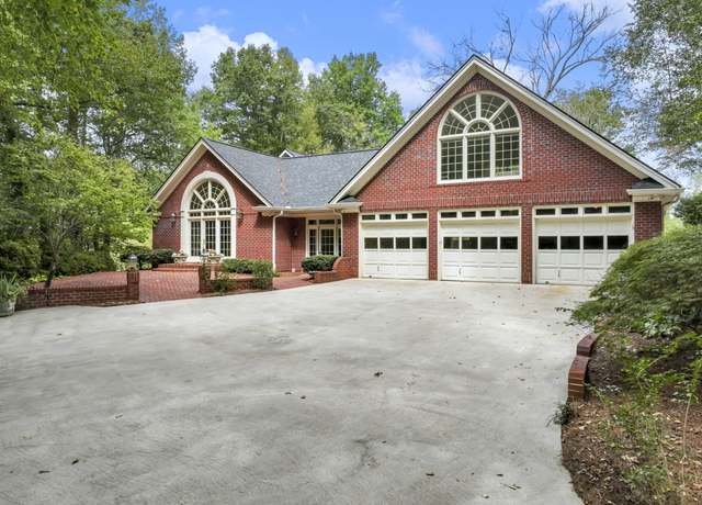 Property at 4394 Holly Springs Rd, Pendergrass, GA 30567, 3 beds, 2.5 baths