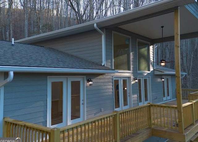 Property at 515 Kinsland Rd, Franklin, NC 28734, 3 beds, 3 baths