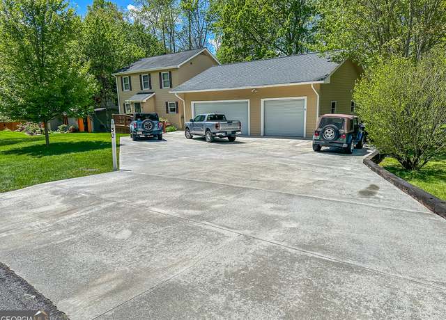 Property at 30 Putter Ln, Dillard, GA 30537, 2 beds, 2.5 baths