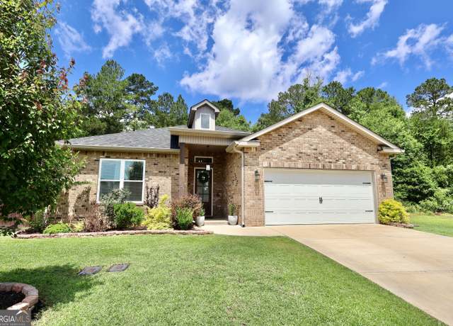 Property at 121 Gwendolyn Ave, Perry, GA 31069, 3 beds, 2 baths