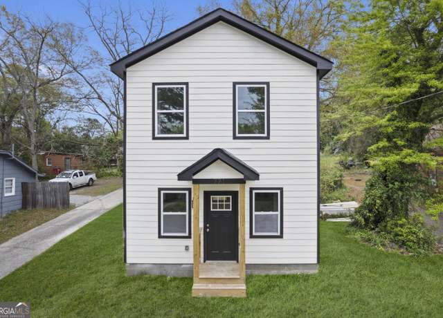 Property at 771 Center St, Macon, GA 31217, 3 beds, 2 baths